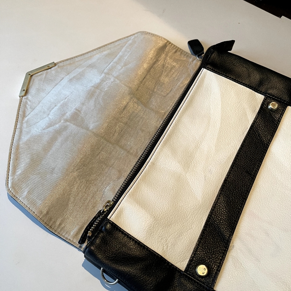 Genuine leather imported heavy quality luxurious bag - Picture 14 of 16
